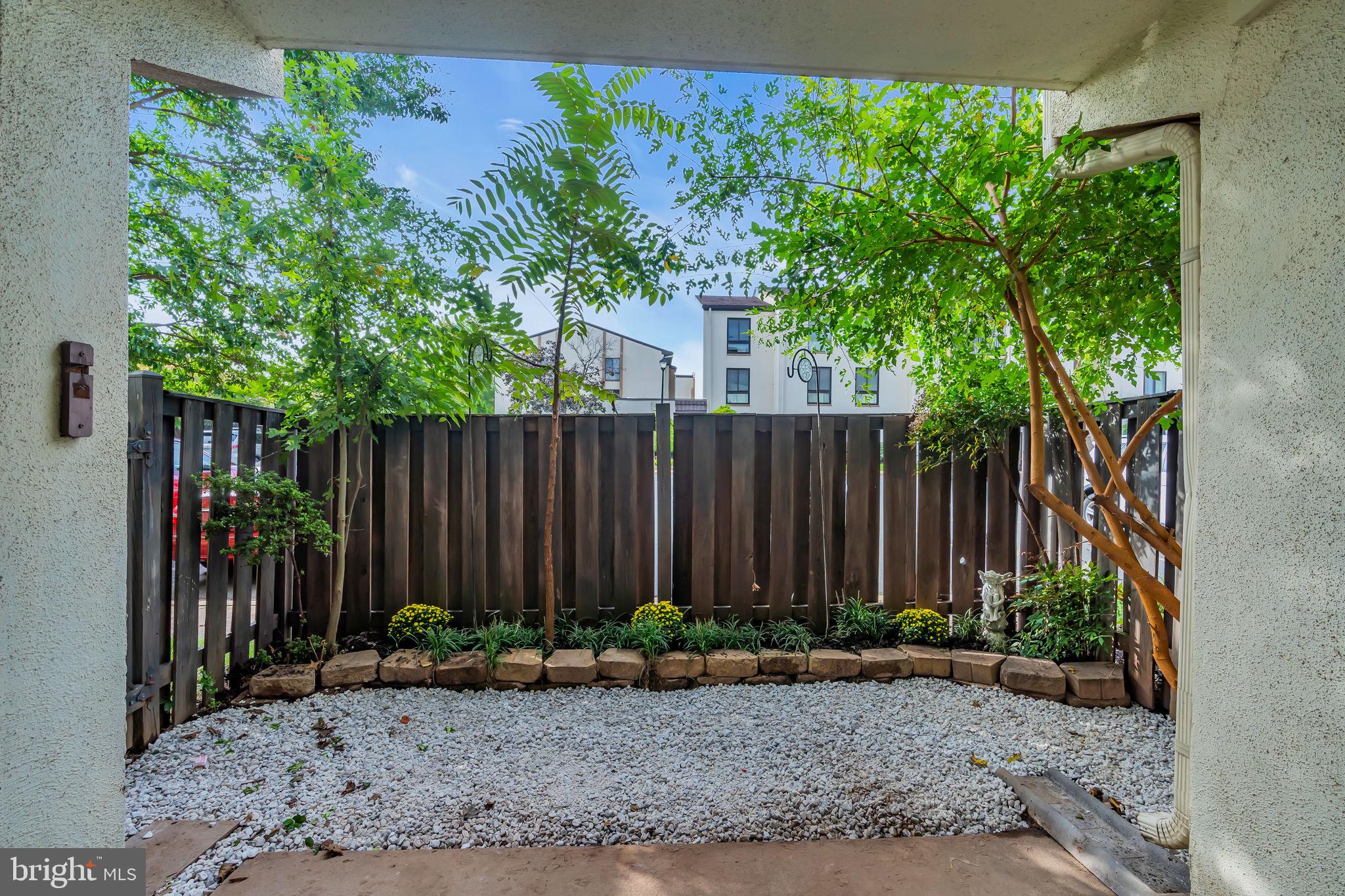 623 Center STREET Unit: T4