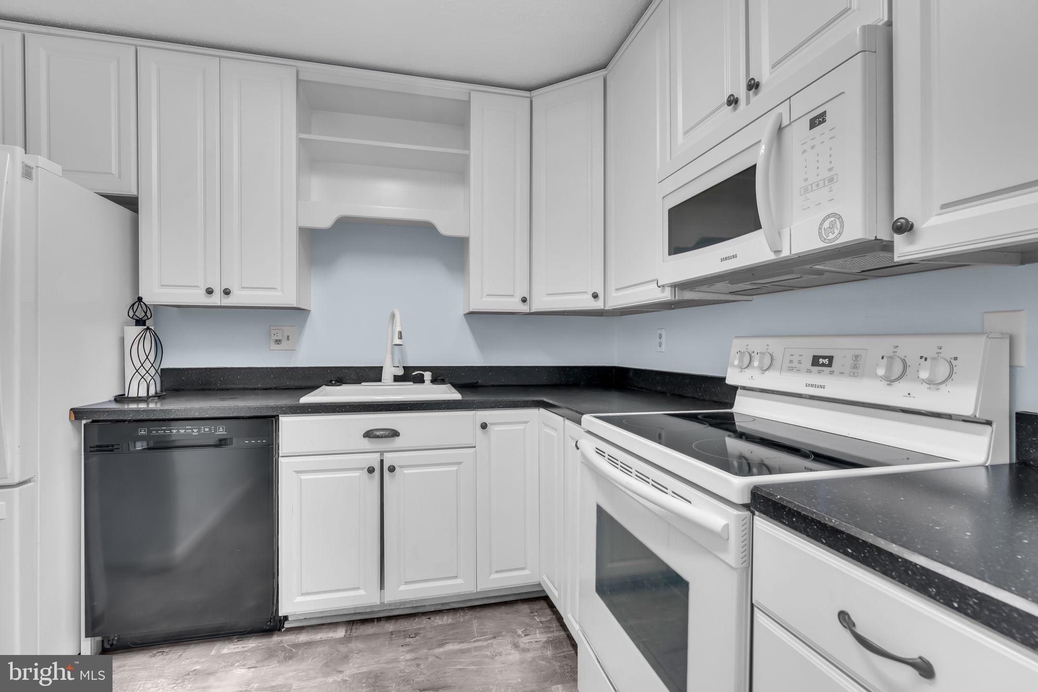 623 Center STREET Unit: T4