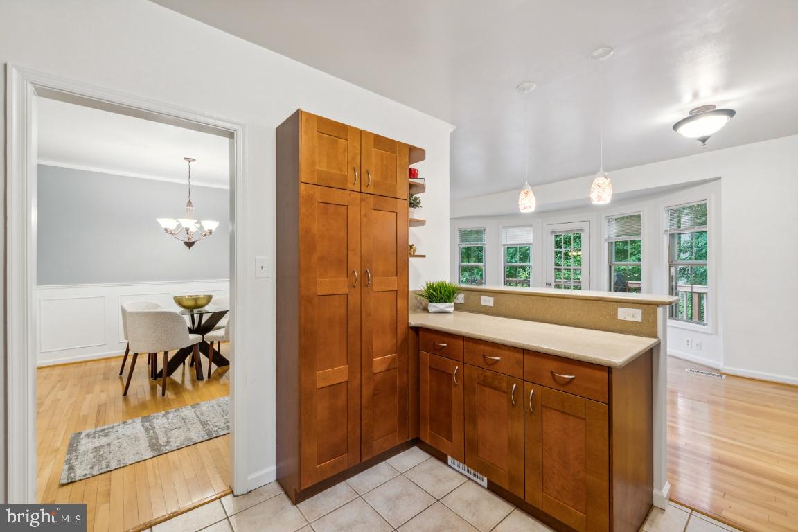 6702 Sunset Woods COURT