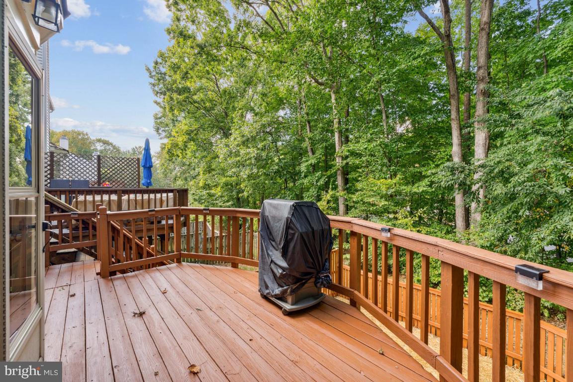 6702 Sunset Woods COURT