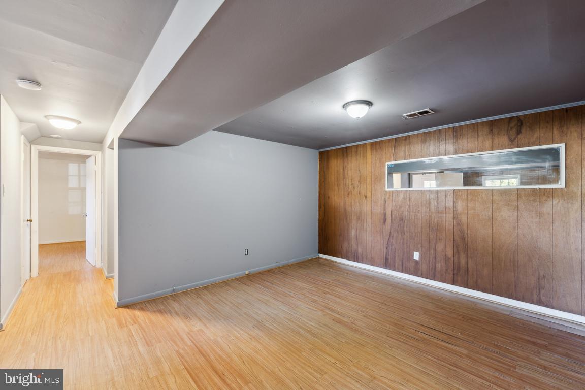 9519 Old Creek DRIVE