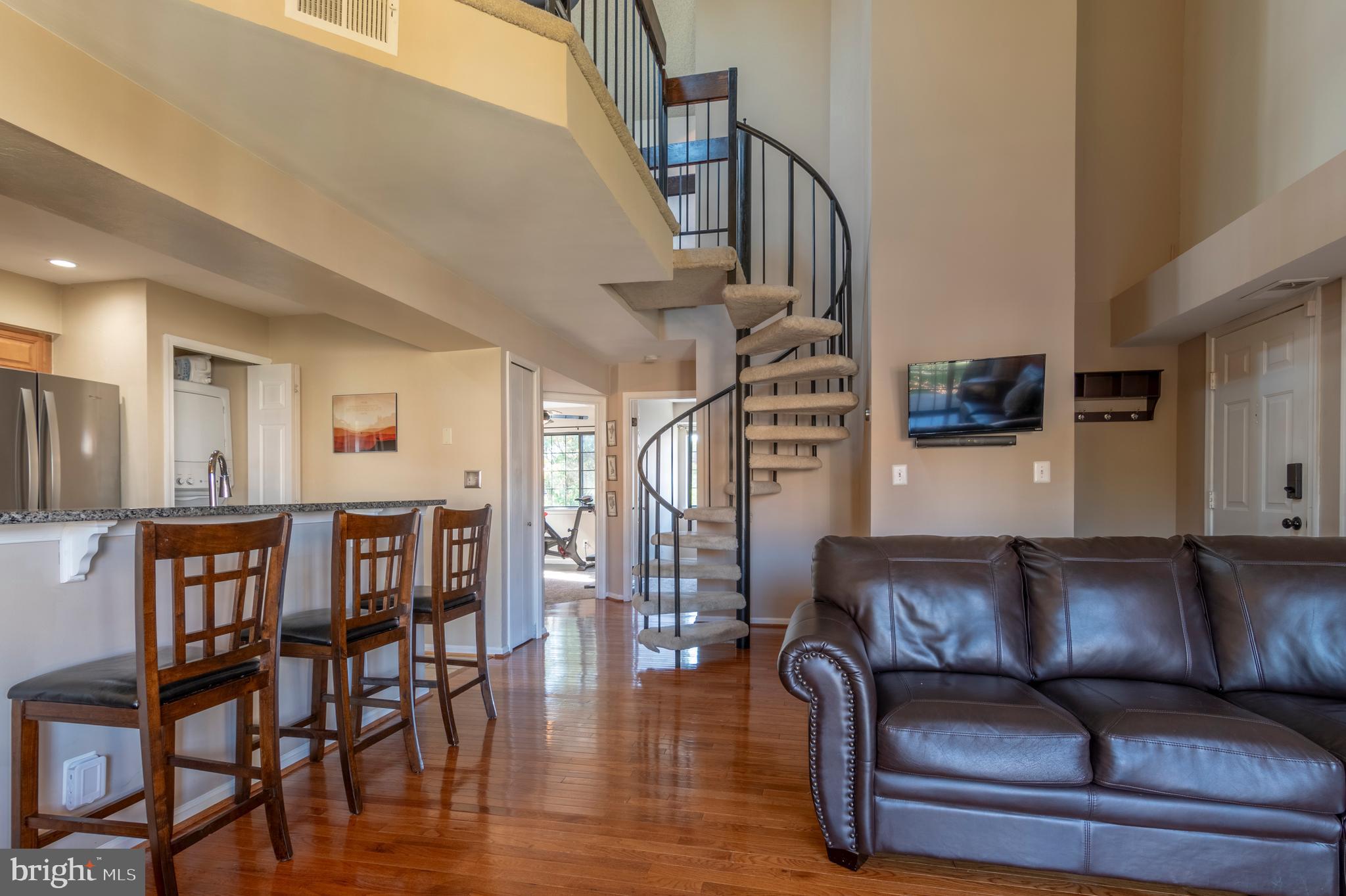 6021 Curtier DRIVE Unit: 6021C