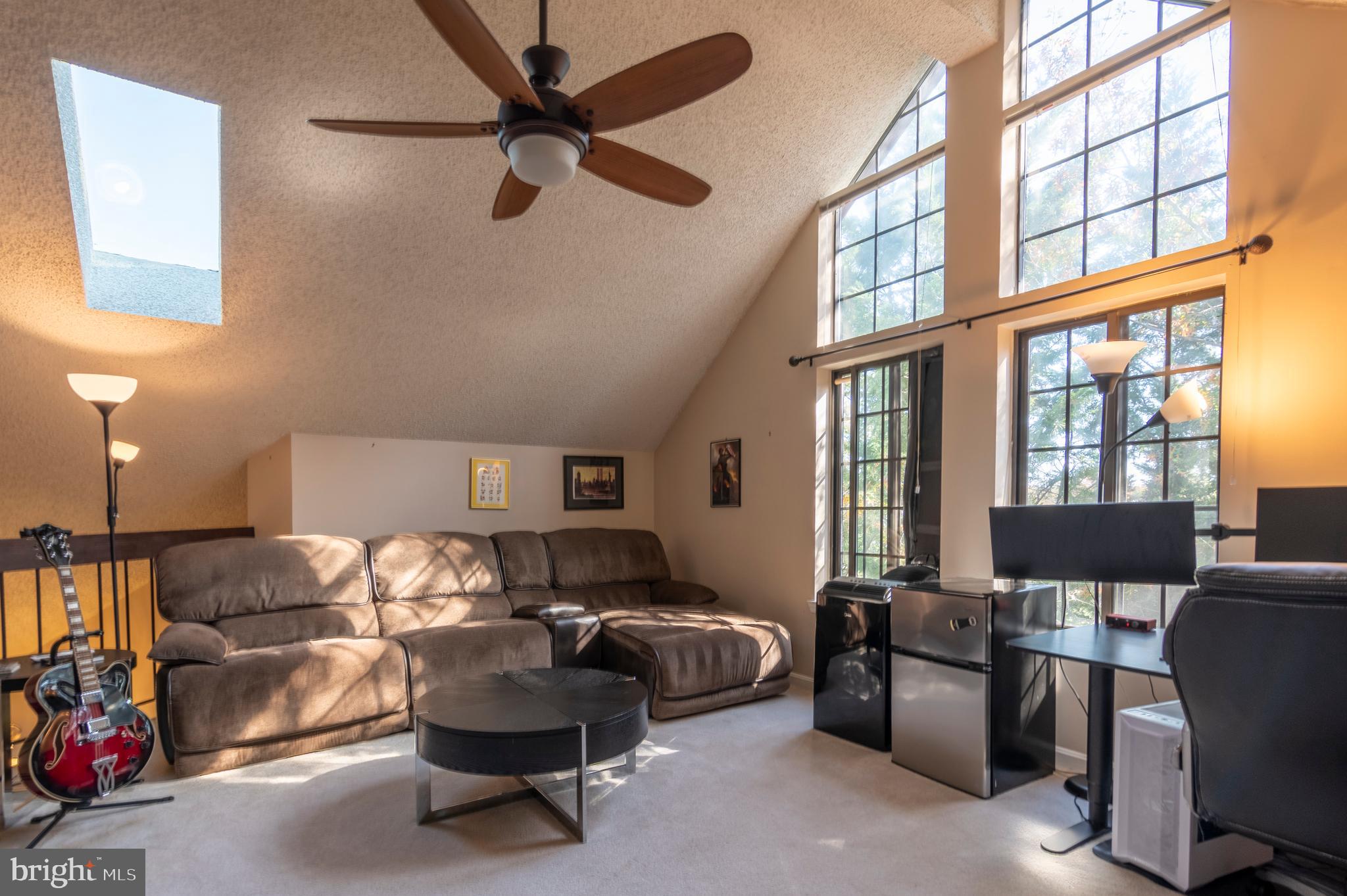 6021 Curtier DRIVE Unit: 6021C