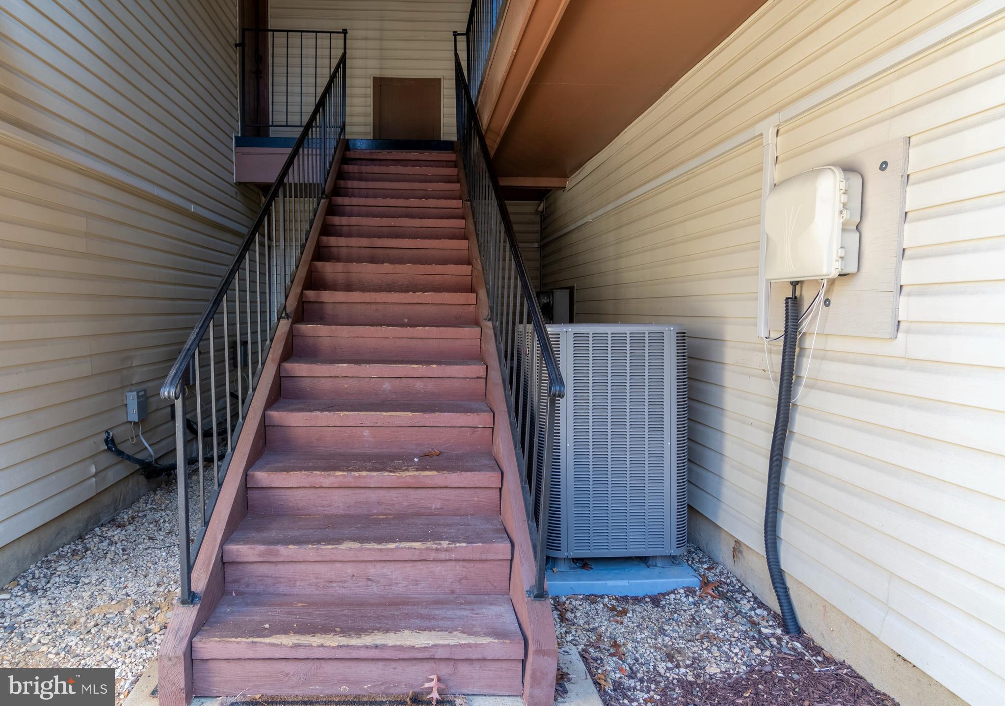 6021 Curtier DRIVE Unit: 6021C