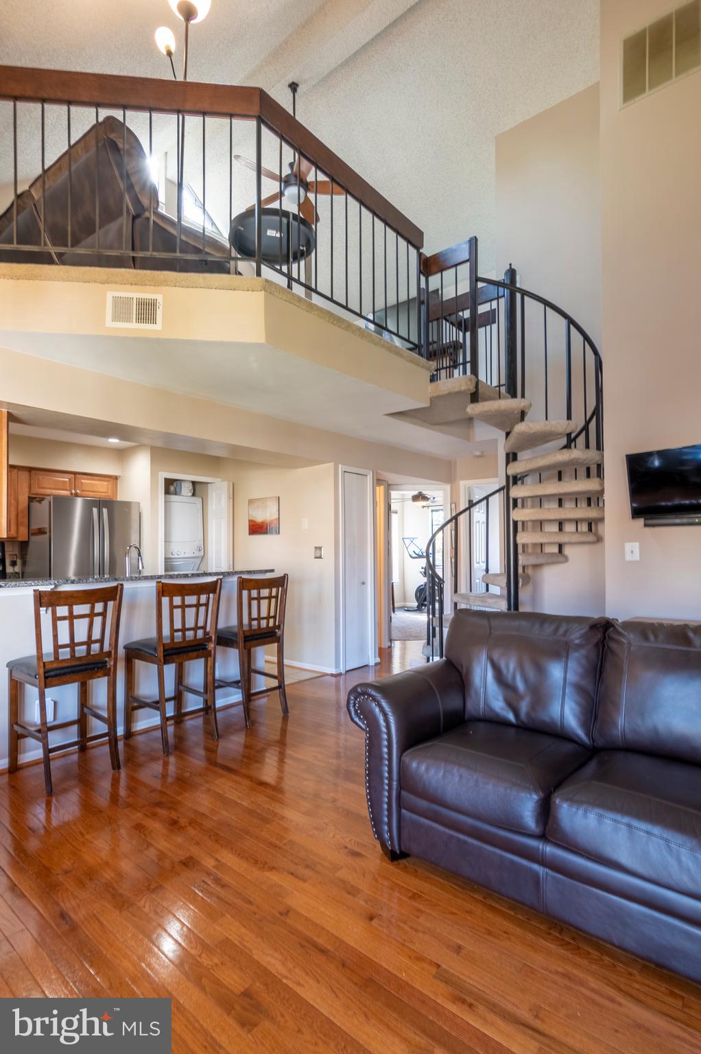 6021 Curtier DRIVE Unit: 6021C