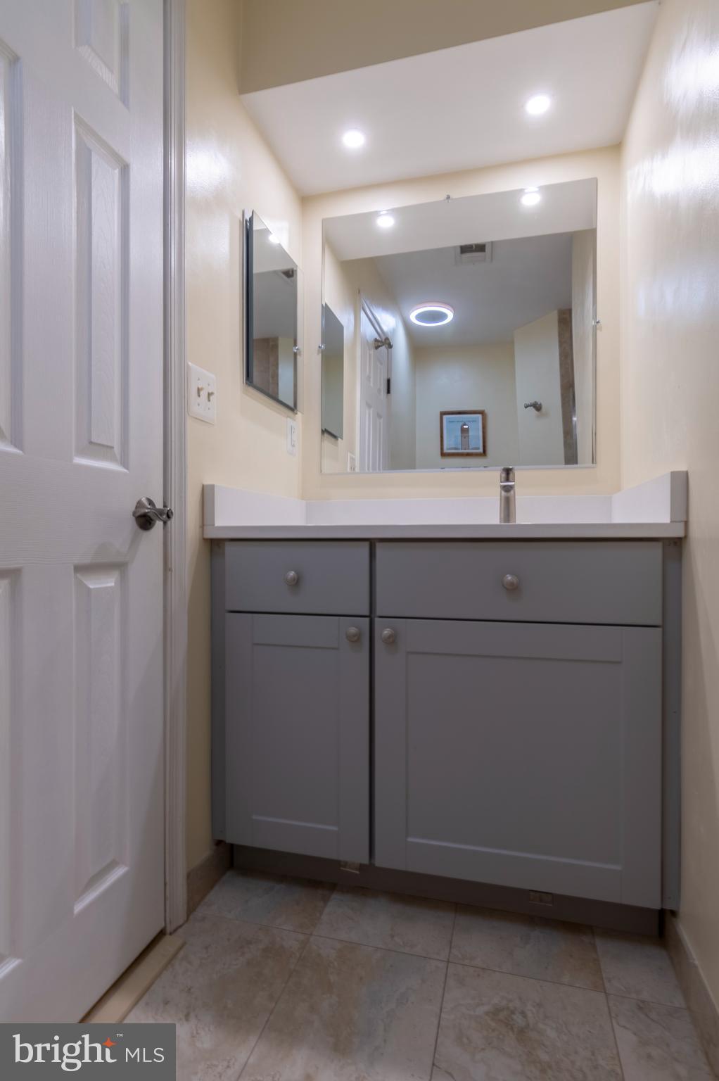 6021 Curtier DRIVE Unit: 6021C