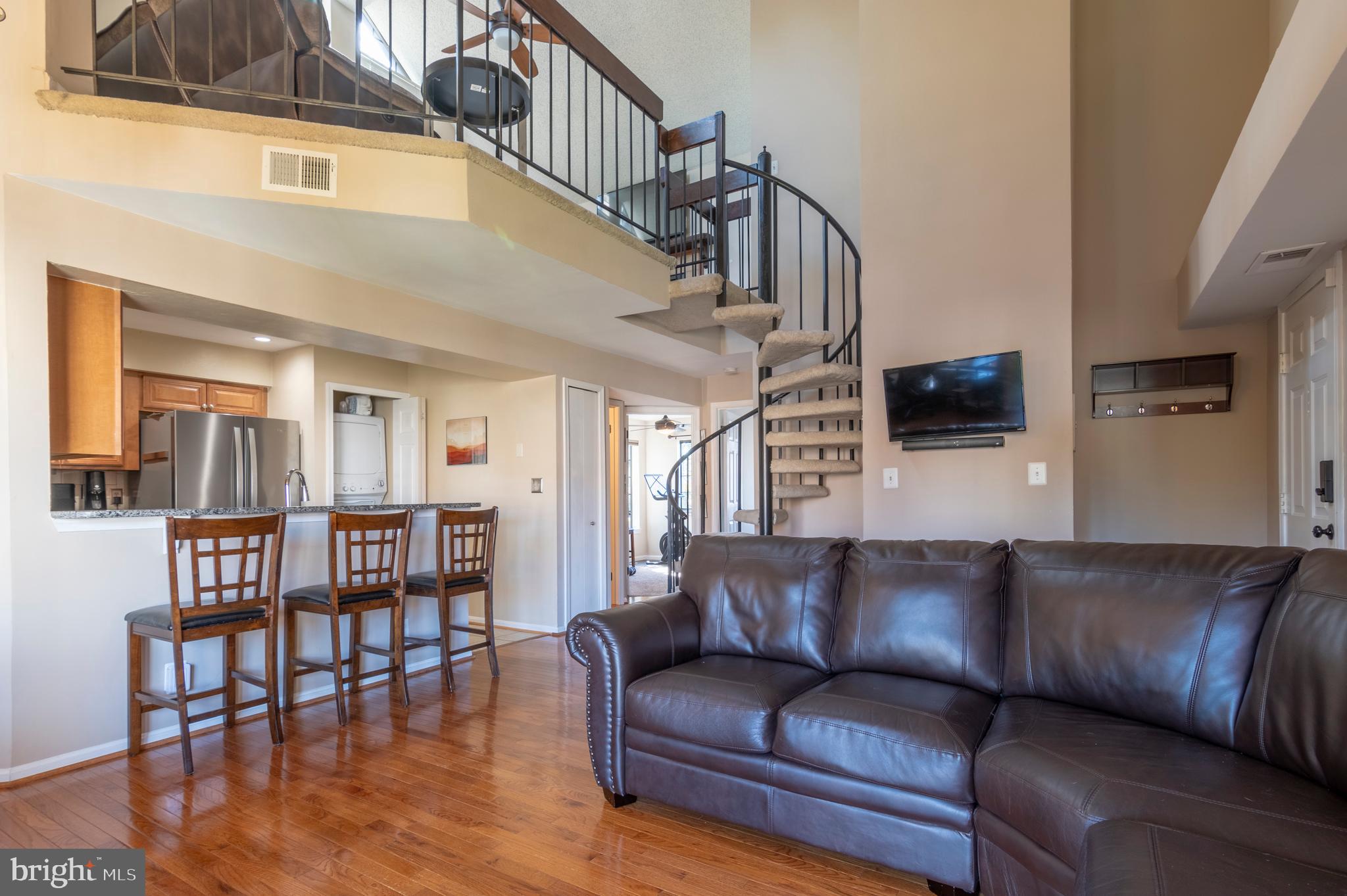 6021 Curtier DRIVE Unit: 6021C