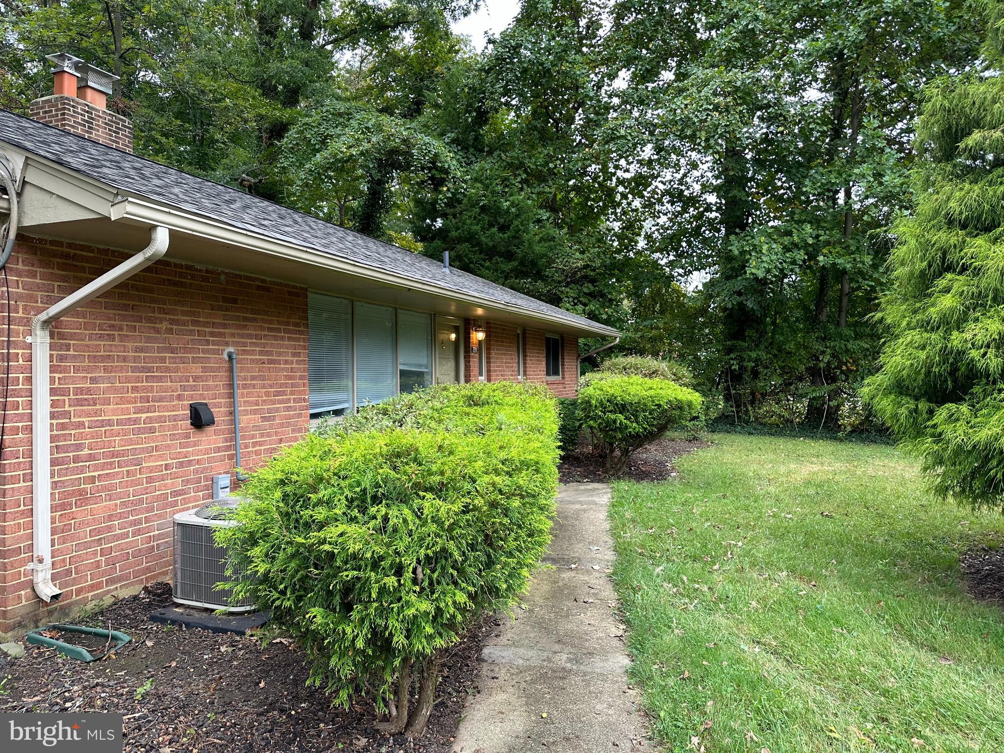 7211 Leesville BOULEVARD