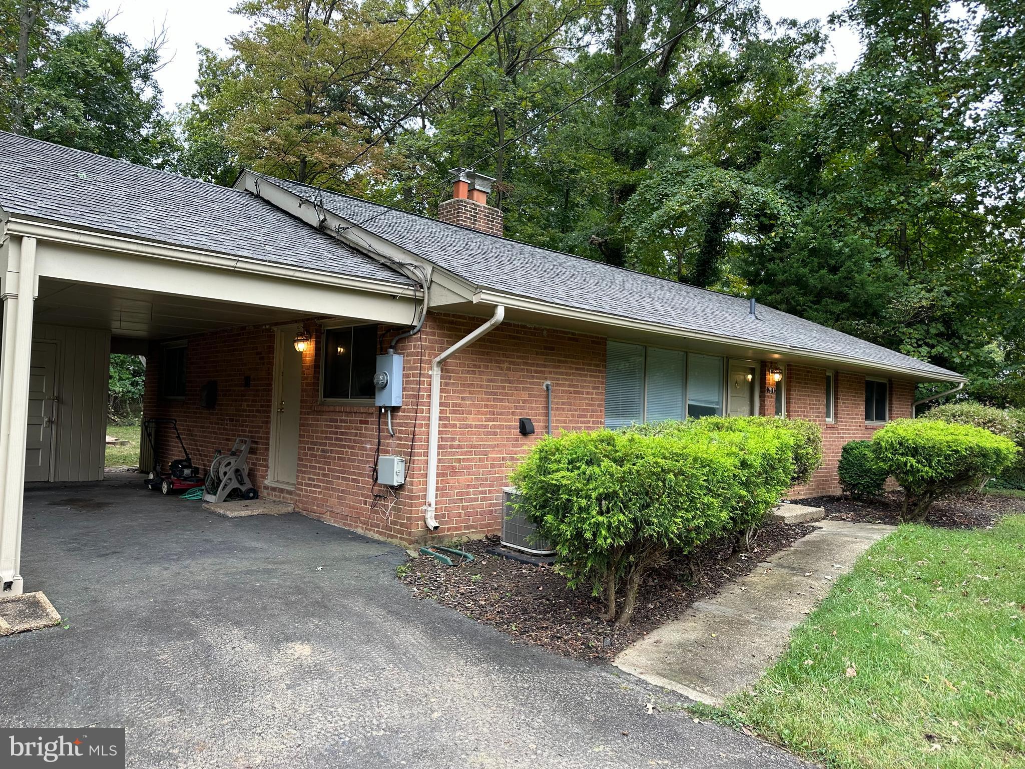 7211 Leesville BOULEVARD