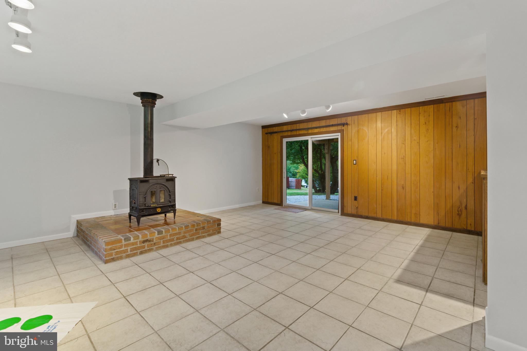 10208 van Thompson ROAD