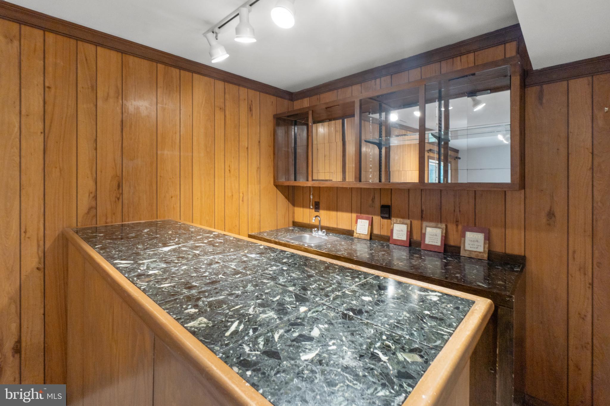 10208 van Thompson ROAD