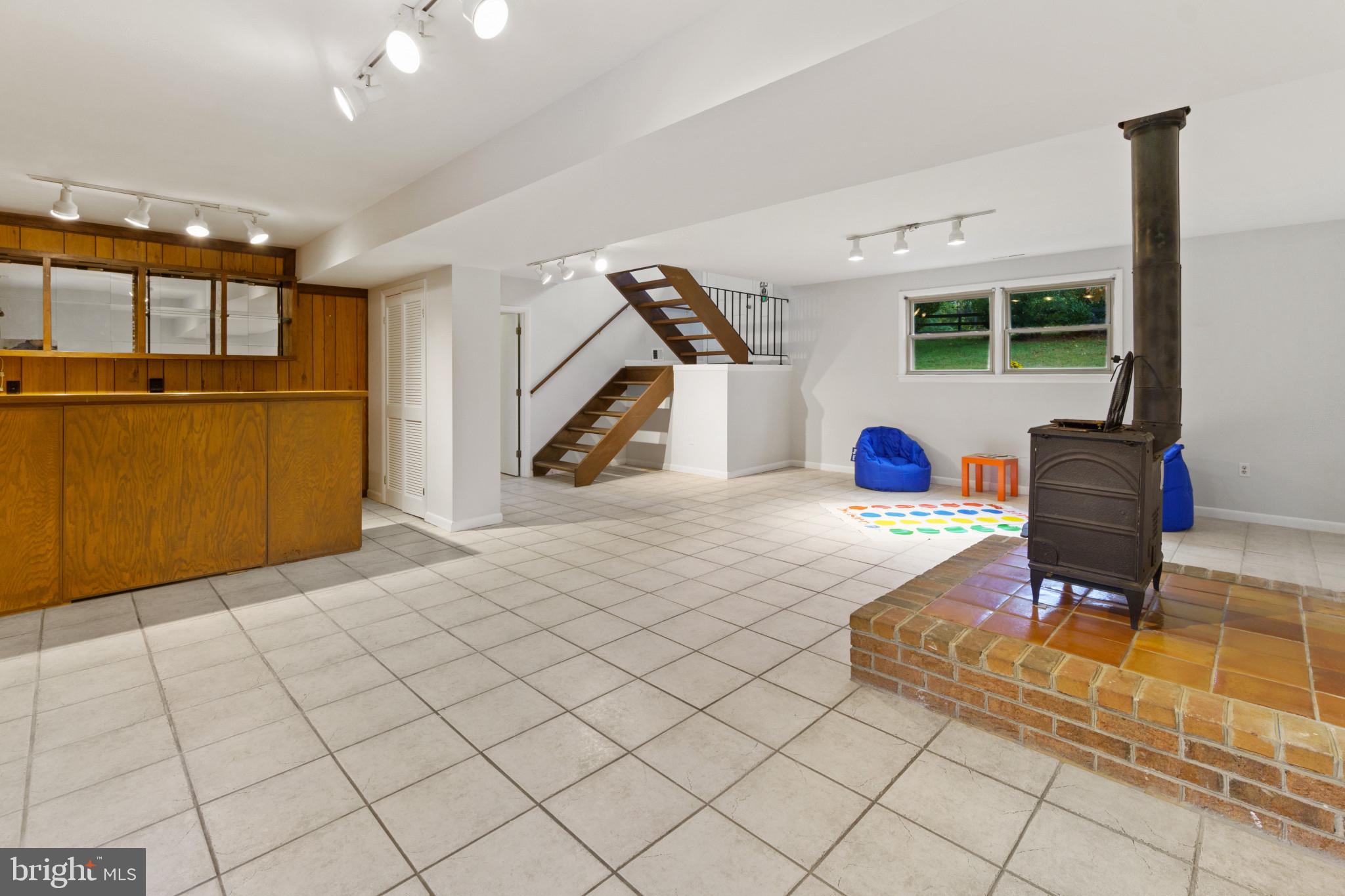 10208 van Thompson ROAD