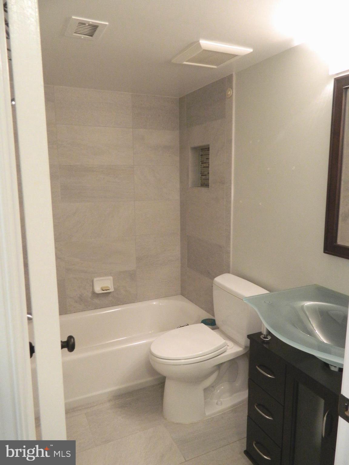 5936 Cove Landing ROAD Unit: 202B