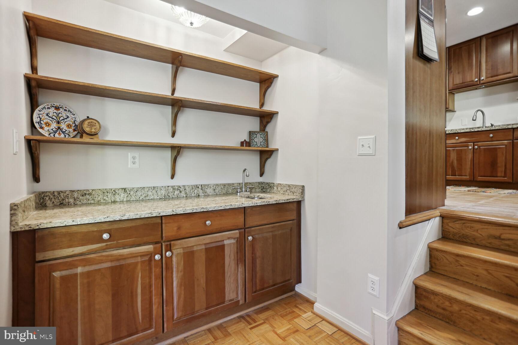 2300 Cheshire LANE
