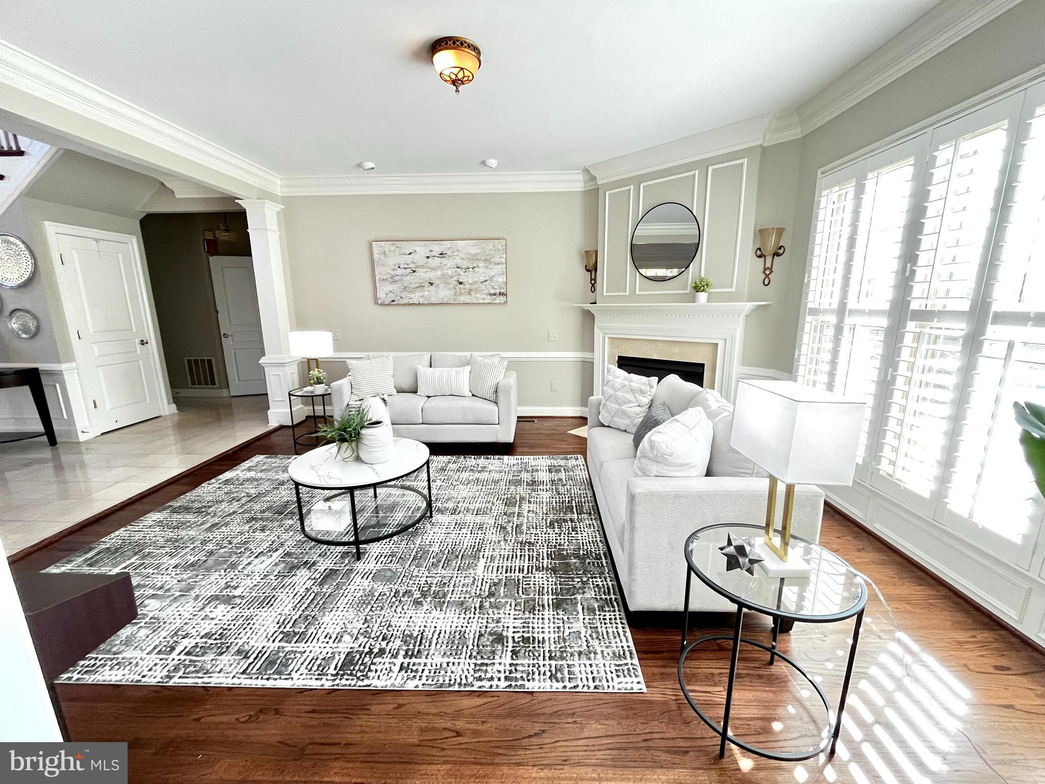 6273 Kingfisher LANE