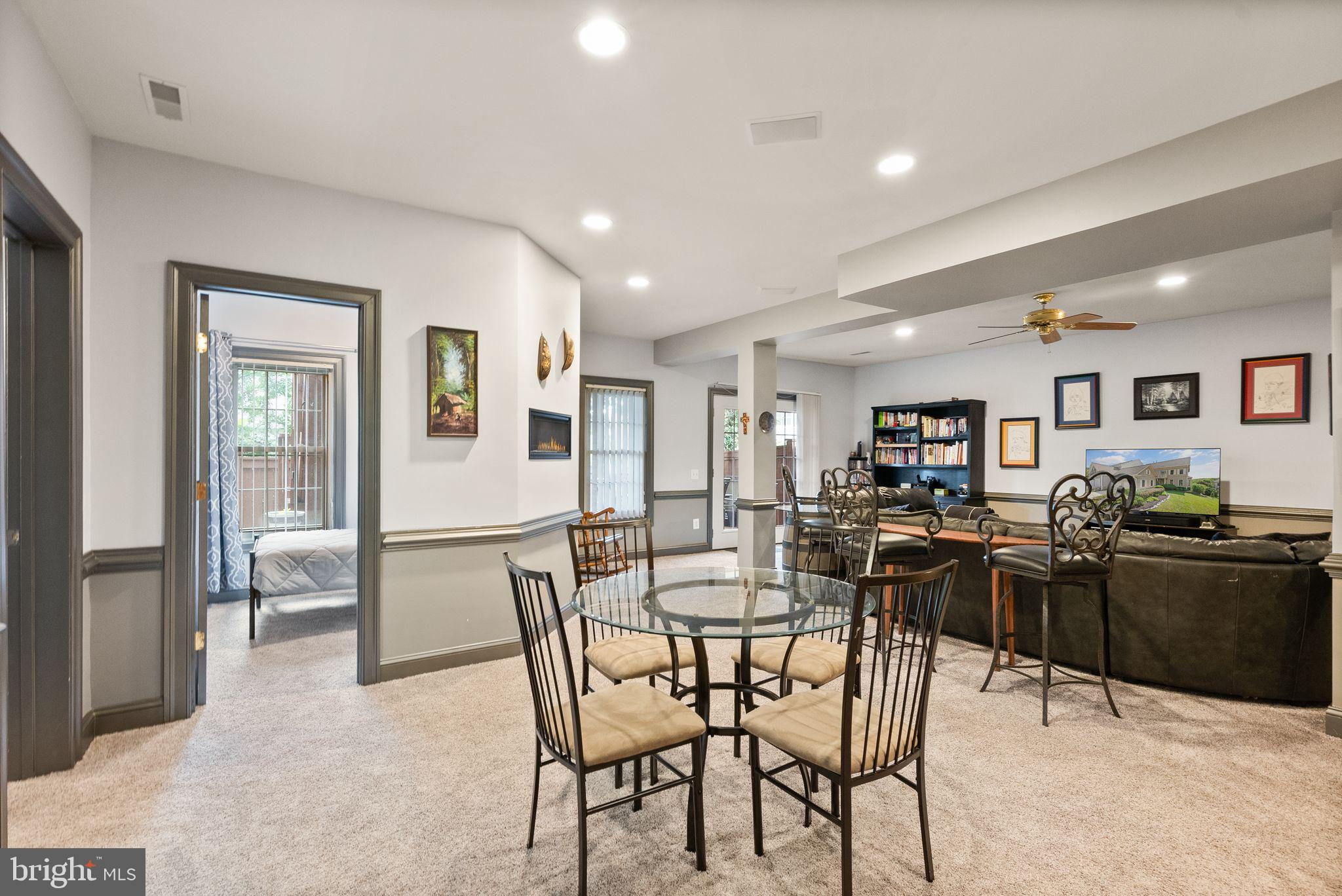 6273 Kingfisher LANE