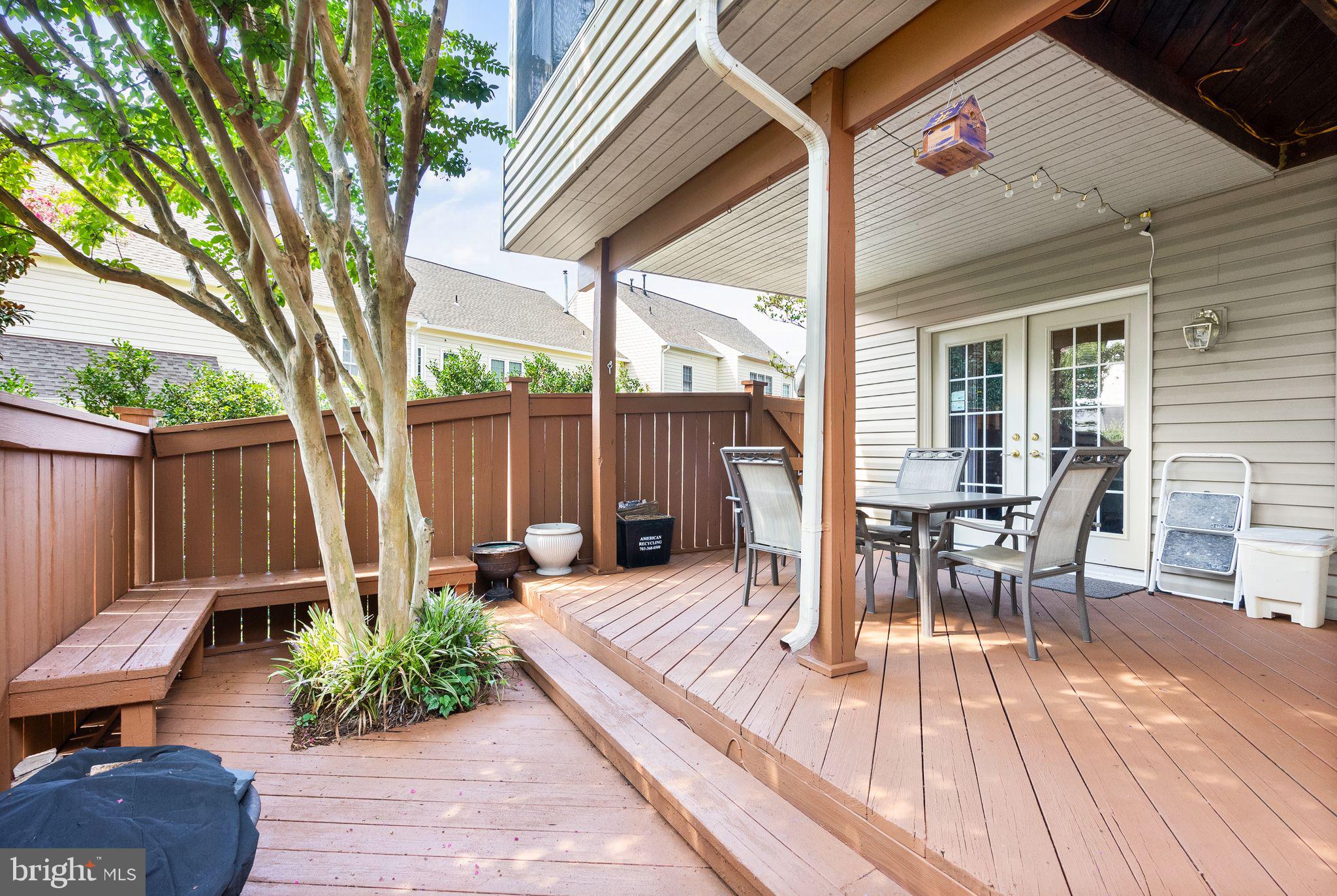 6273 Kingfisher LANE