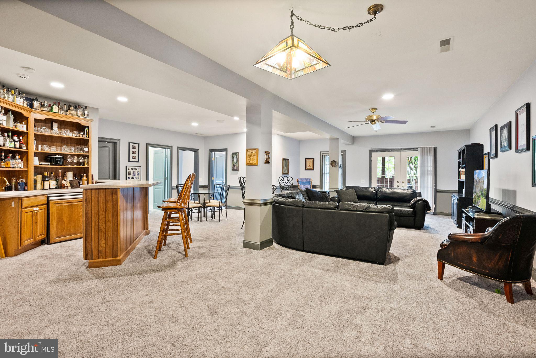 6273 Kingfisher LANE