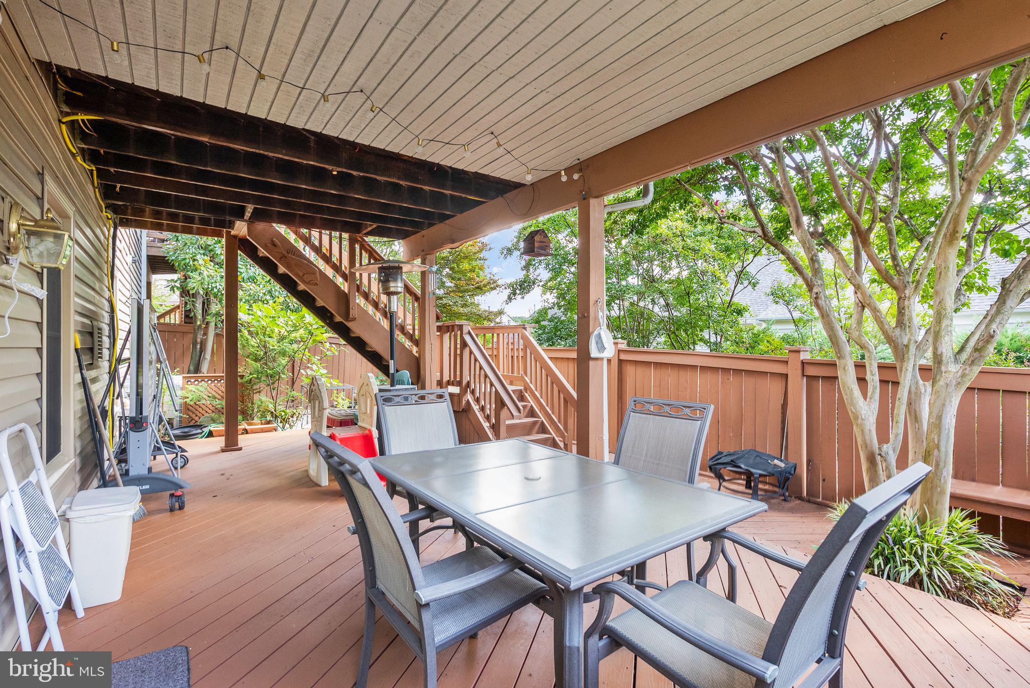6273 Kingfisher LANE