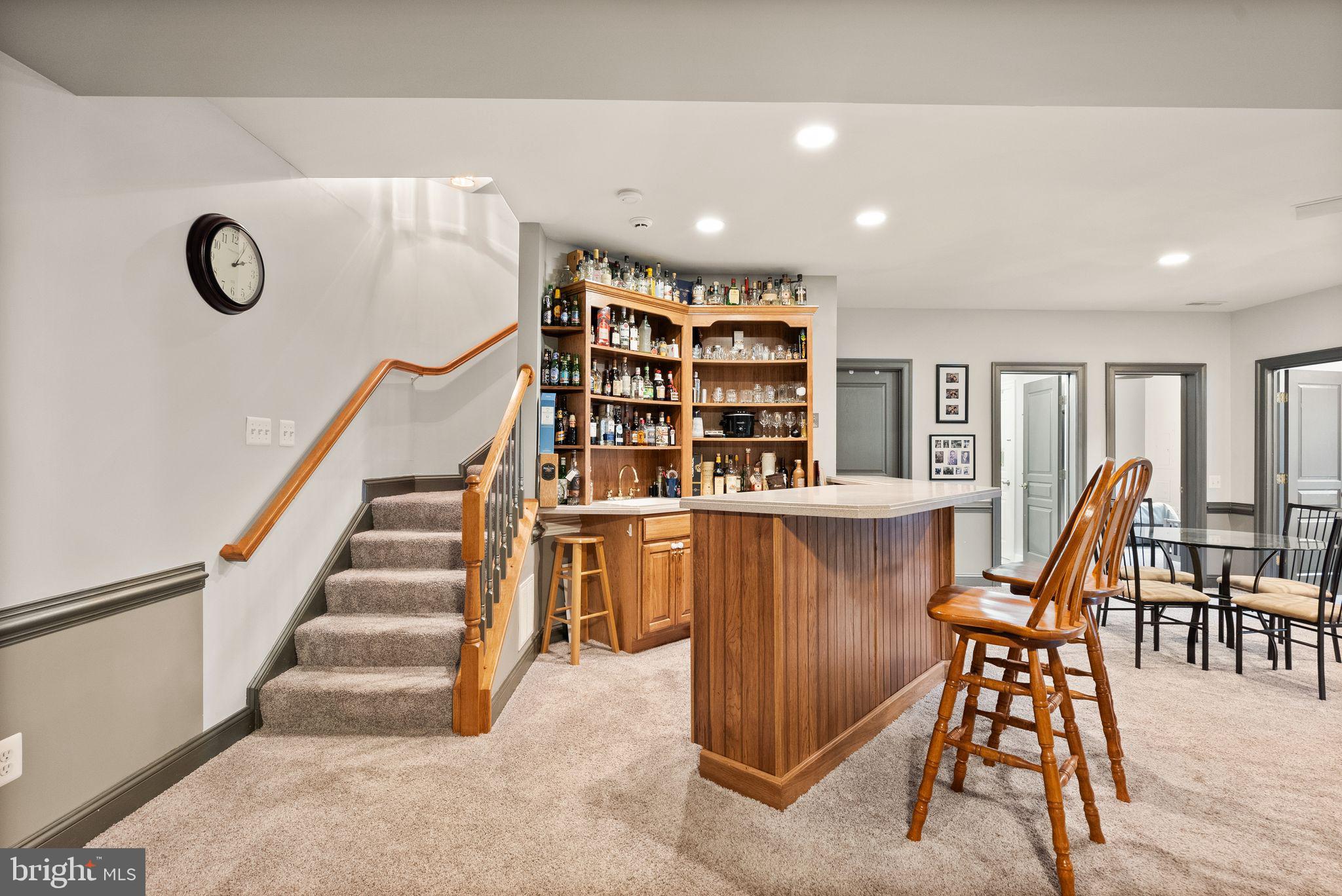 6273 Kingfisher LANE