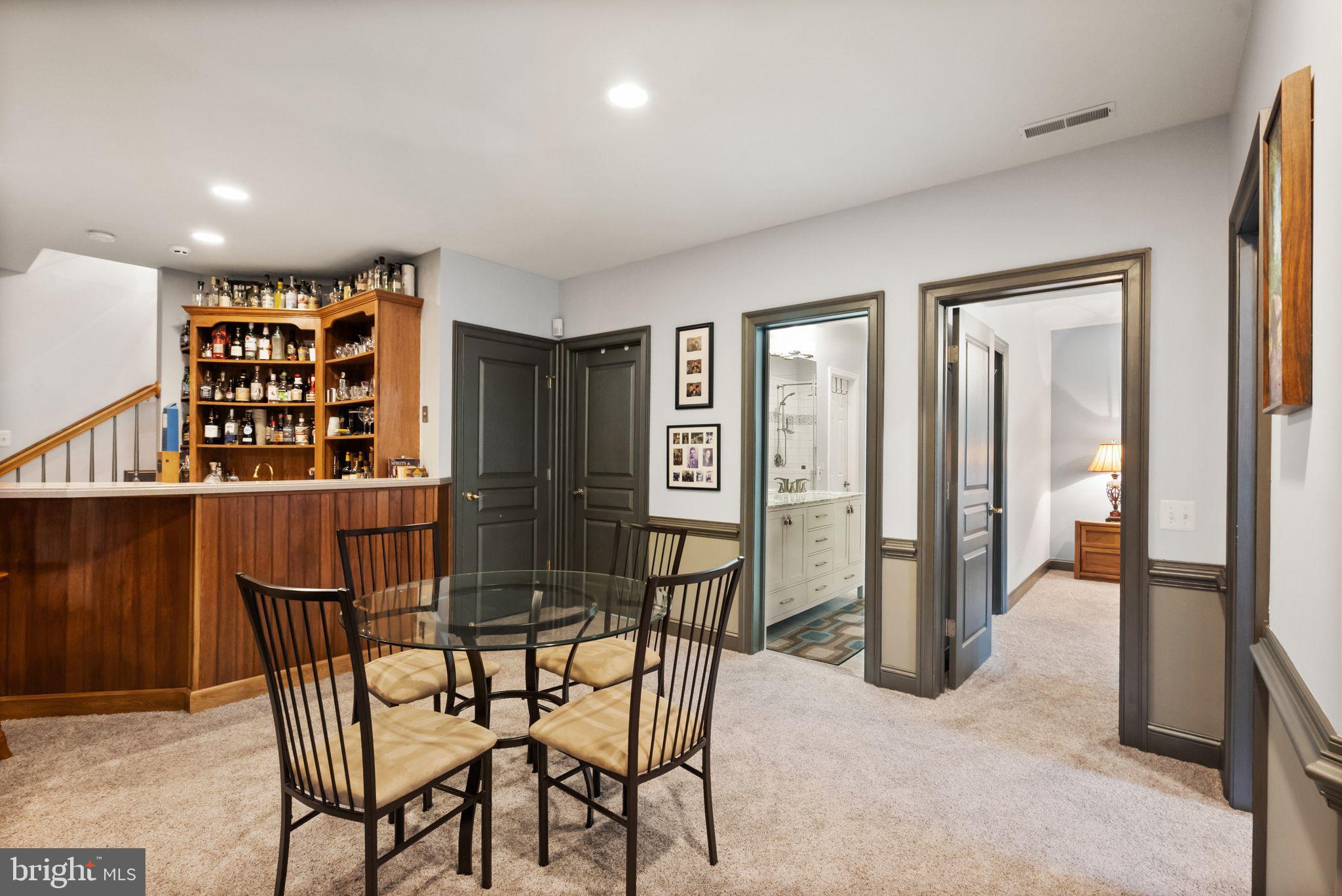 6273 Kingfisher LANE