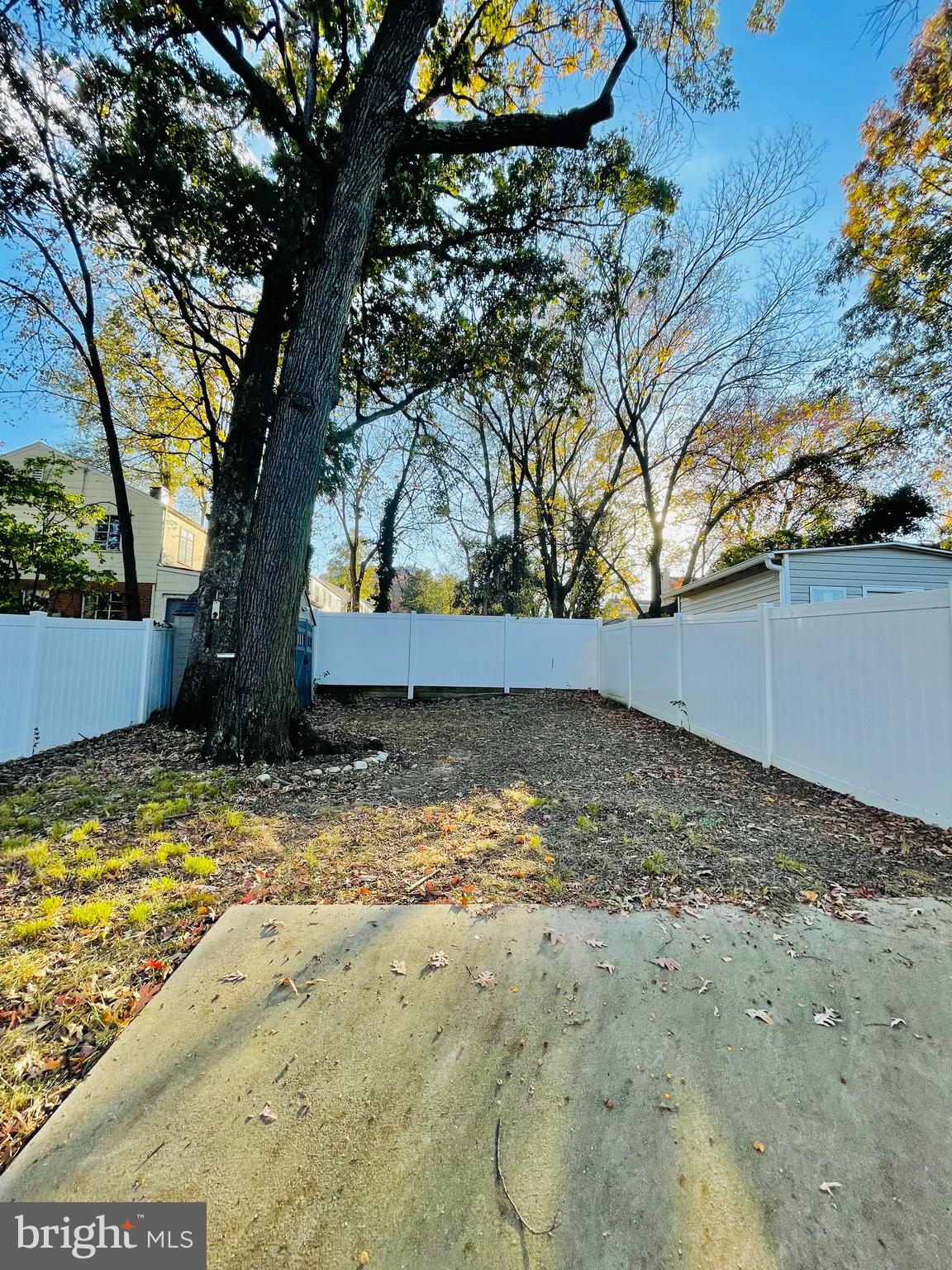2223 Huntington AVENUE