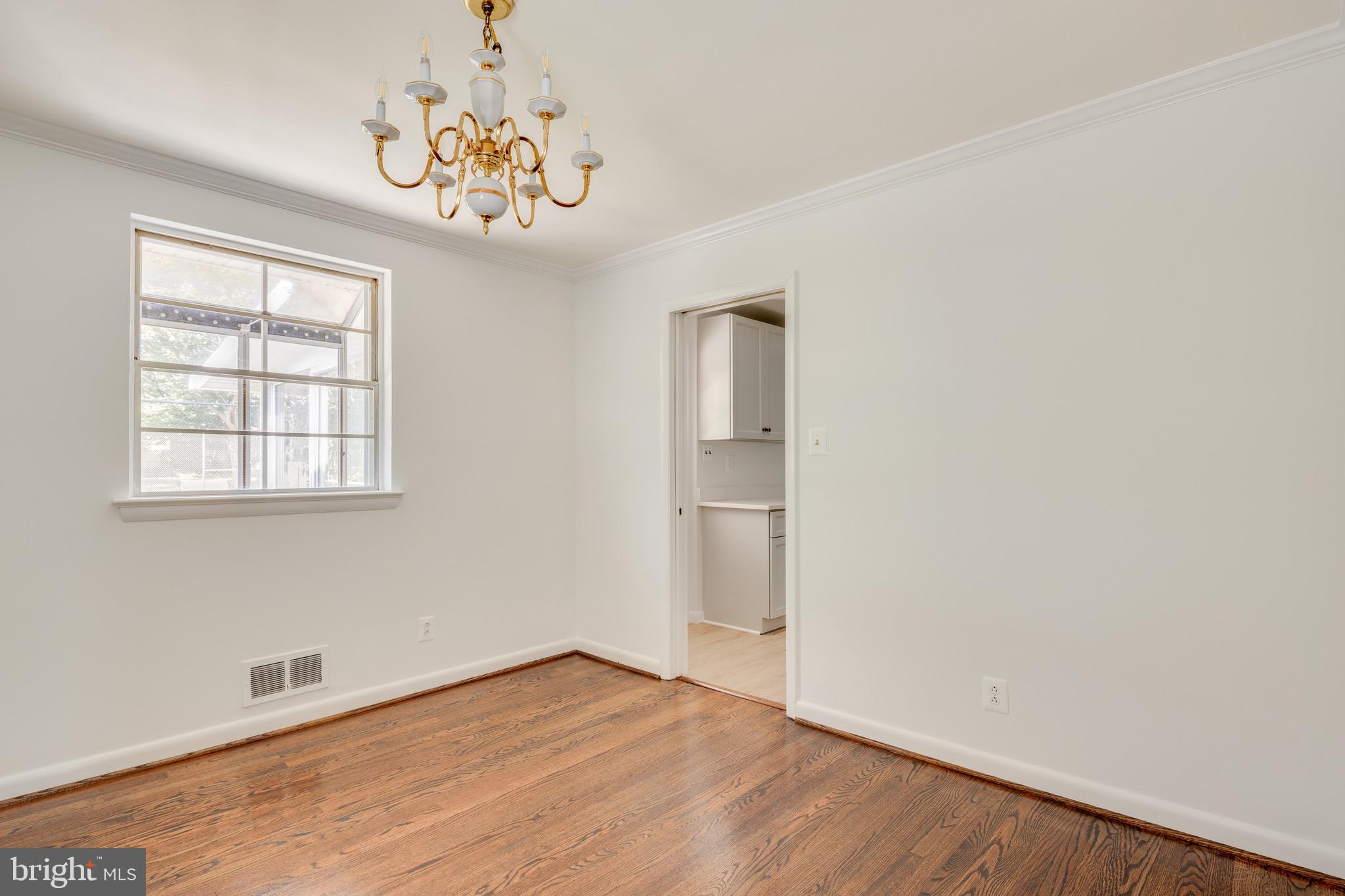 5709 Robinwood LANE