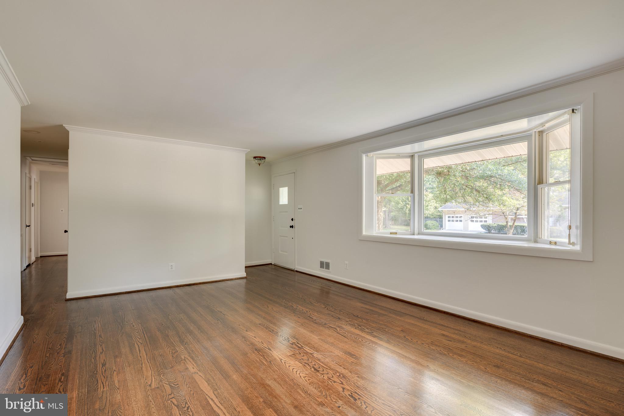 5709 Robinwood LANE