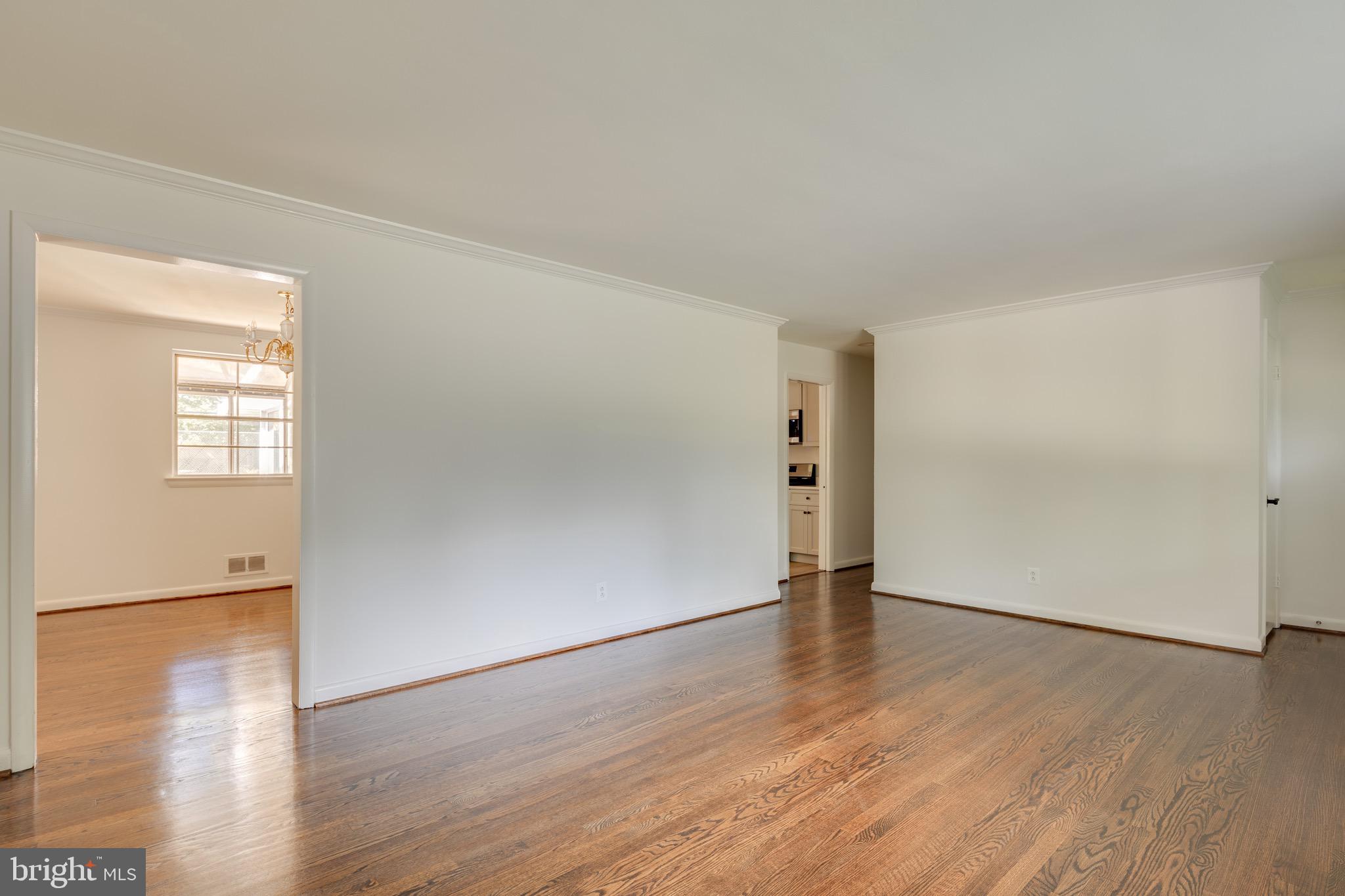 5709 Robinwood LANE