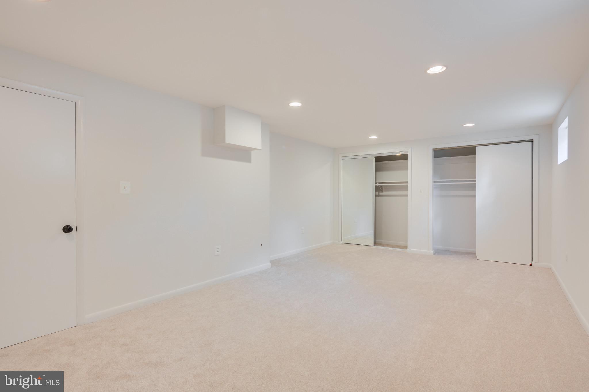 5709 Robinwood LANE