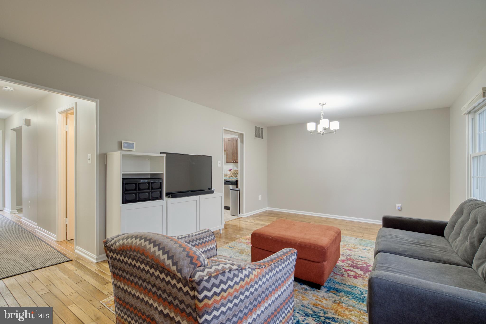 6856 Dina Leigh COURT