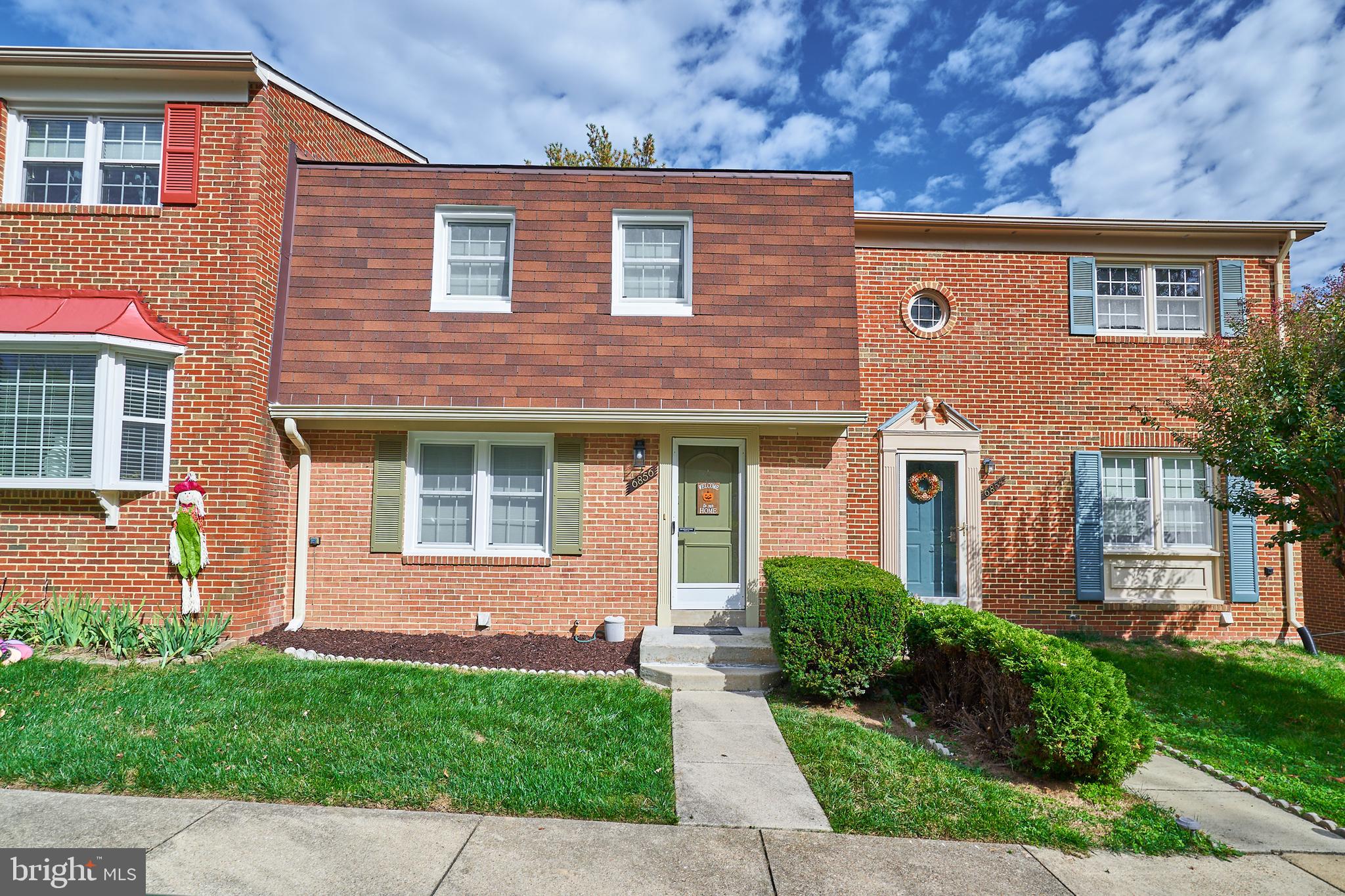 6856 Dina Leigh COURT