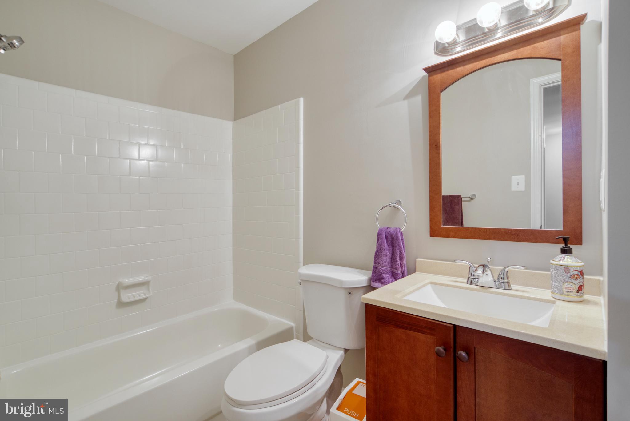 6856 Dina Leigh COURT
