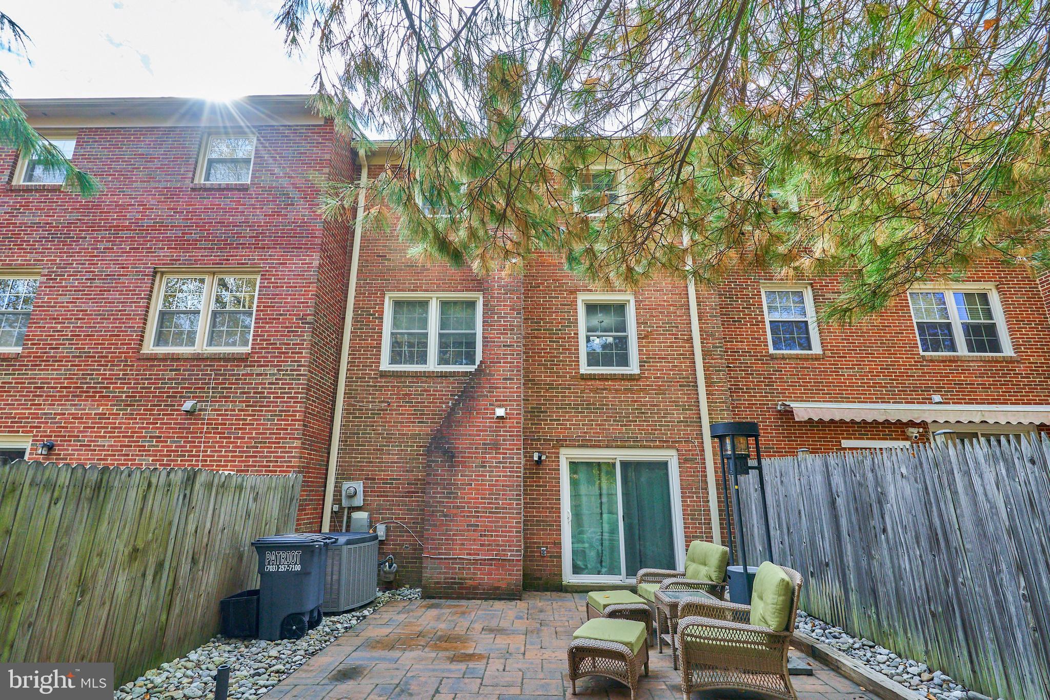 6856 Dina Leigh COURT