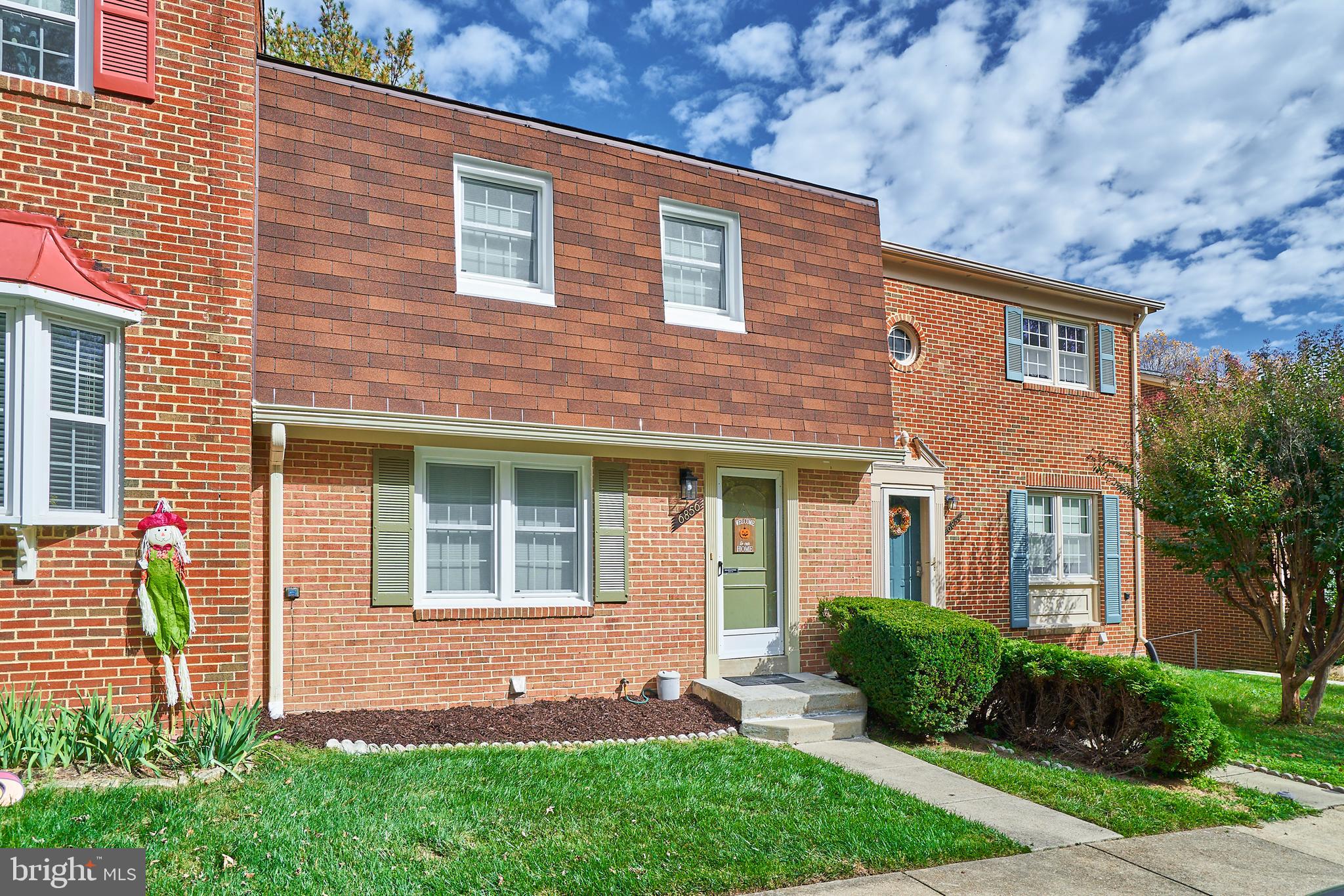 6856 Dina Leigh COURT