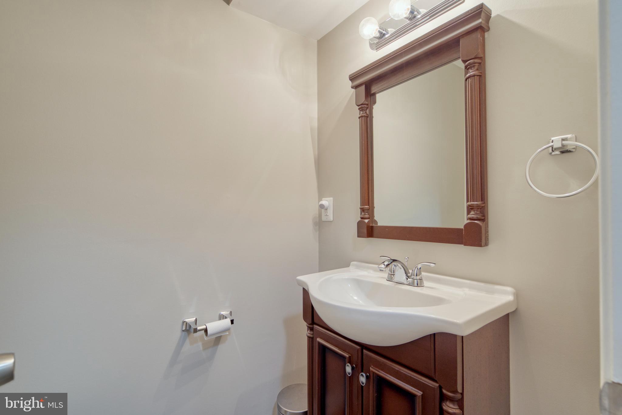 6856 Dina Leigh COURT