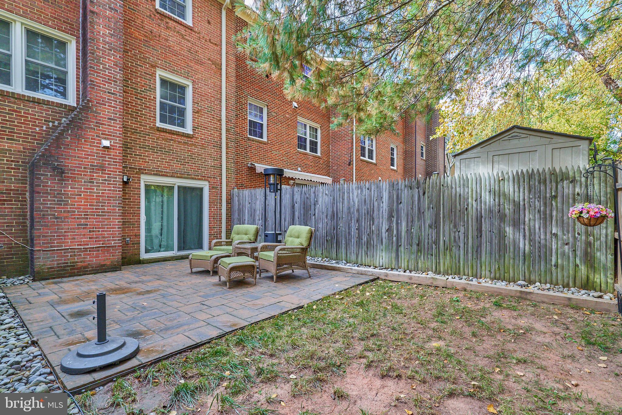 6856 Dina Leigh COURT