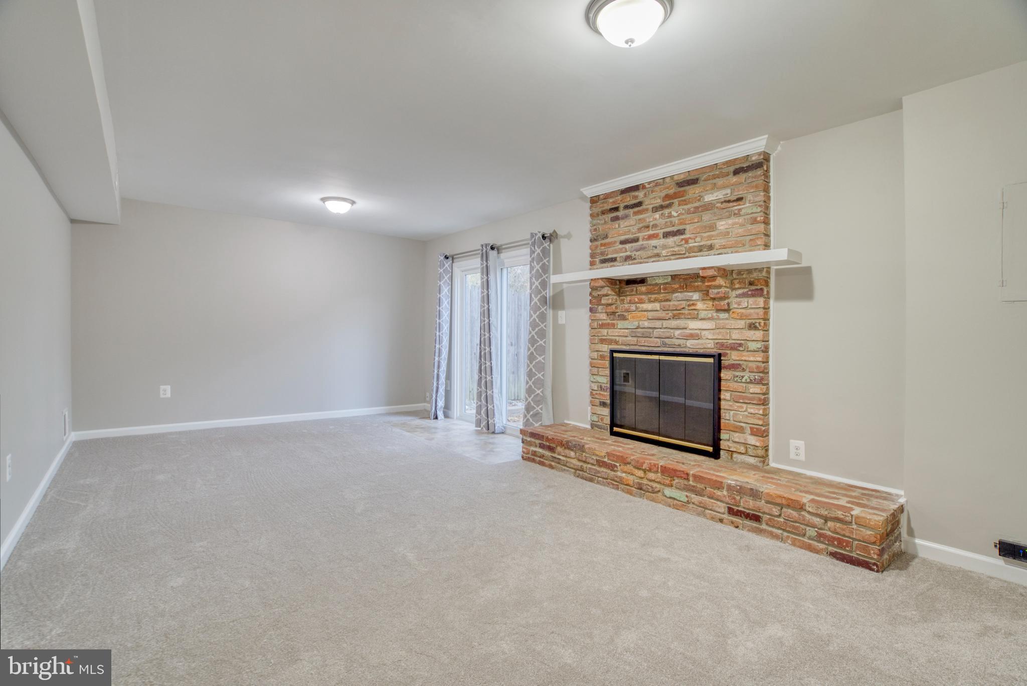 6856 Dina Leigh COURT