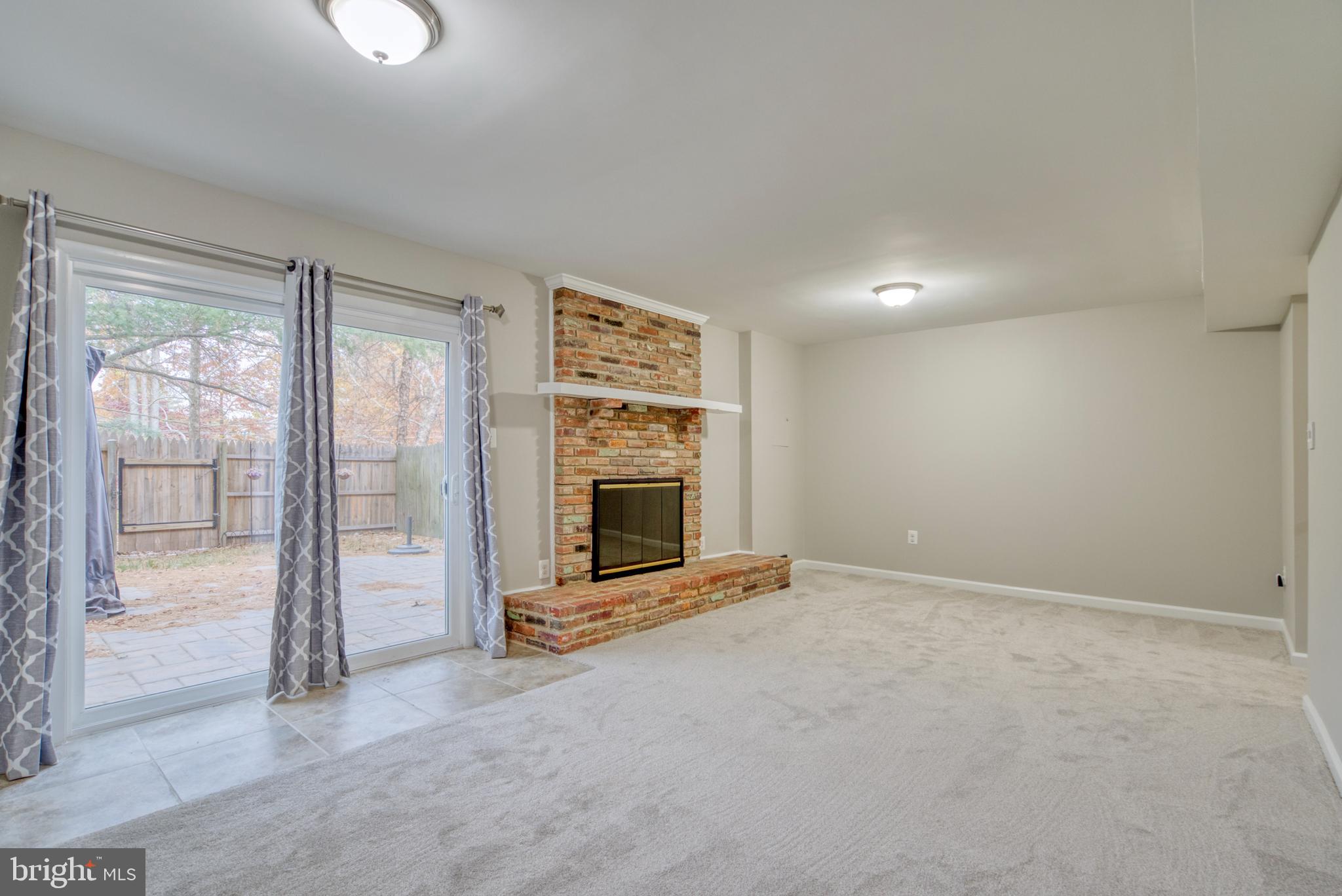 6856 Dina Leigh COURT