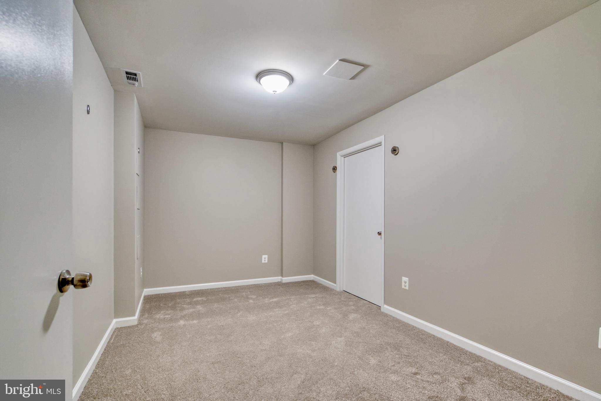 6856 Dina Leigh COURT