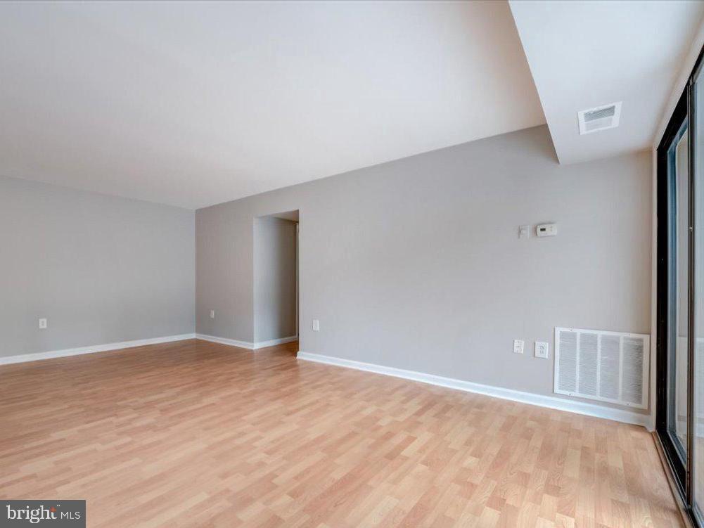 2844 Dover LANE Unit: 102
