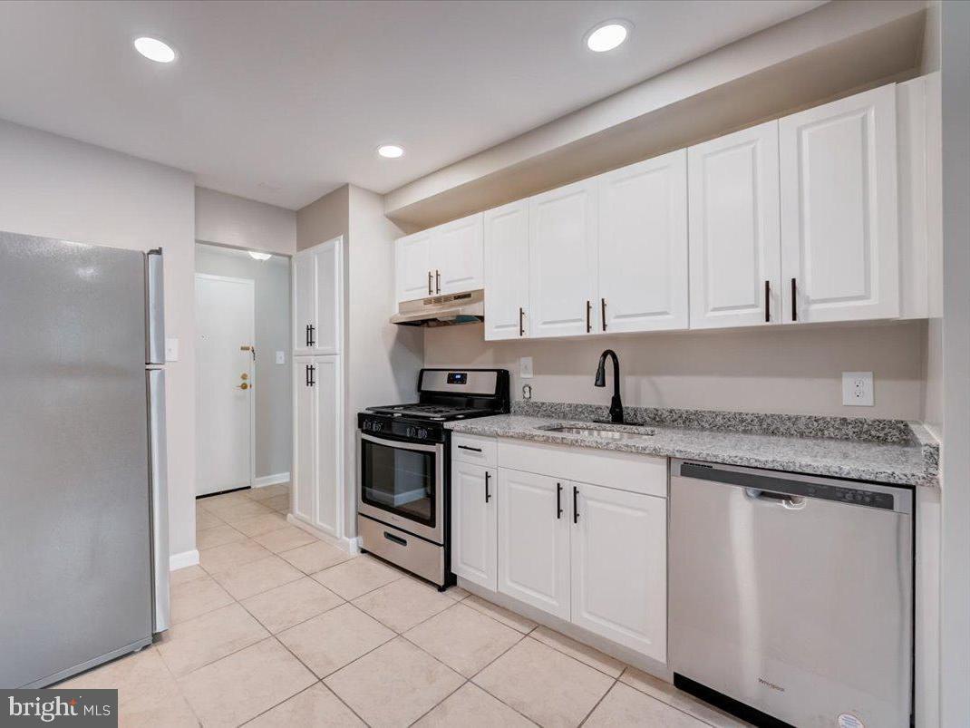 2844 Dover LANE Unit: 102