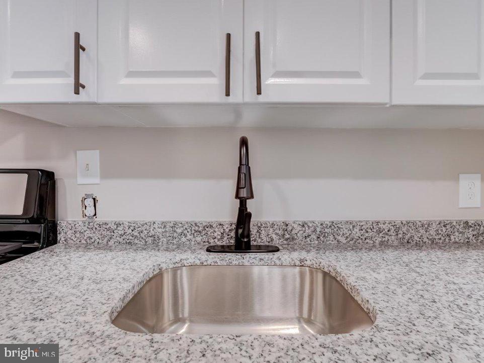 2844 Dover LANE Unit: 102