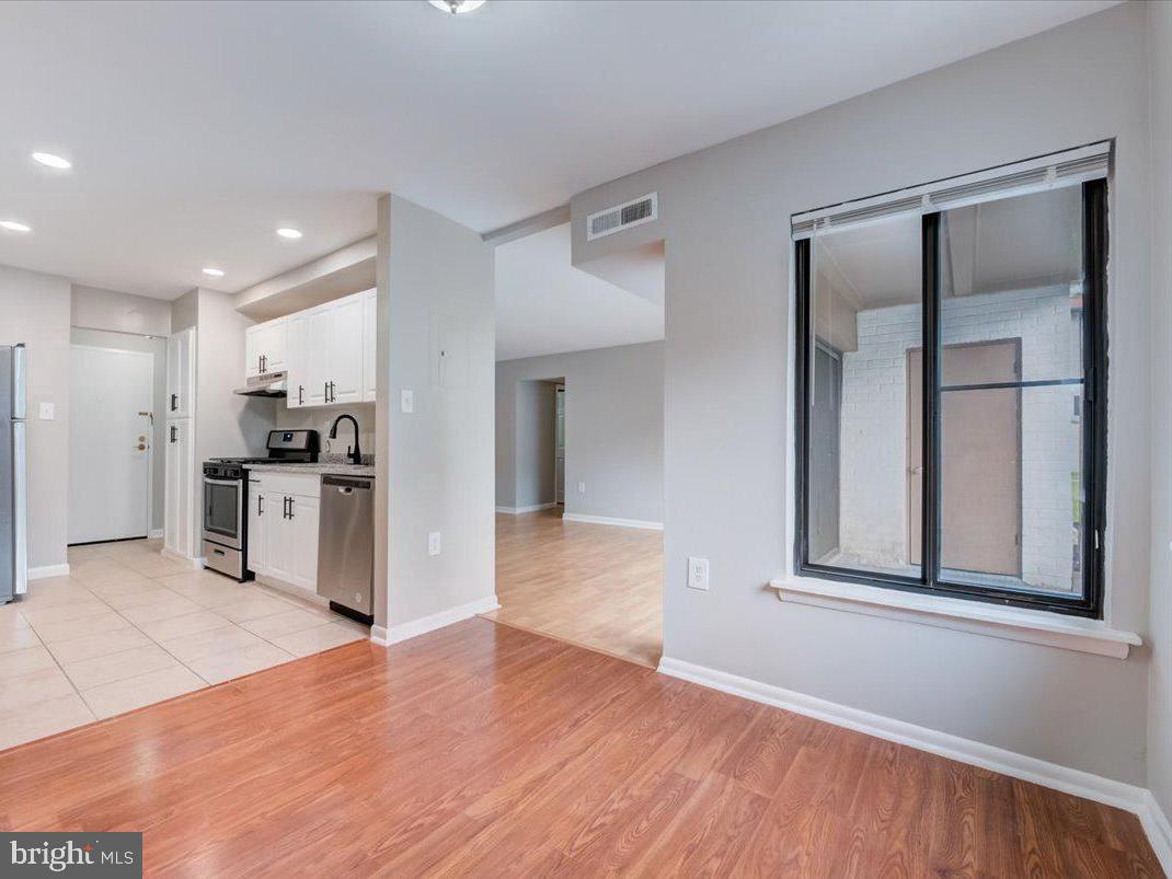 2844 Dover LANE Unit: 102