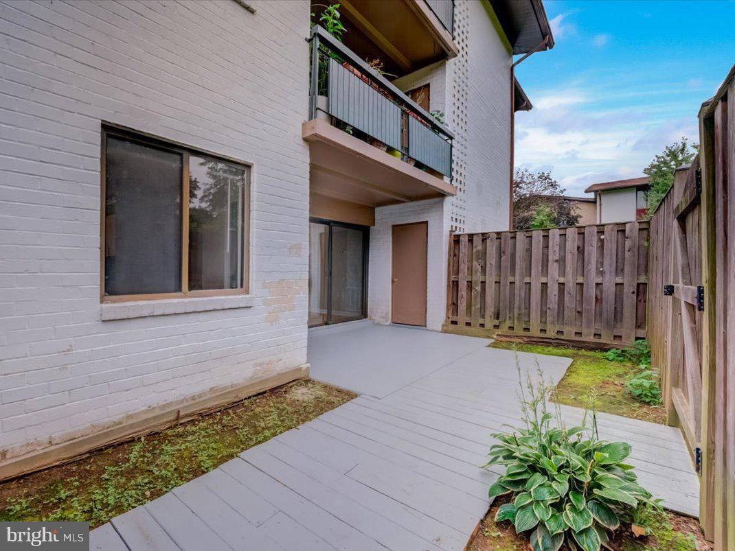 2844 Dover LANE Unit: 102