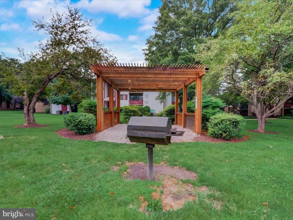 2844 Dover LANE Unit: 102