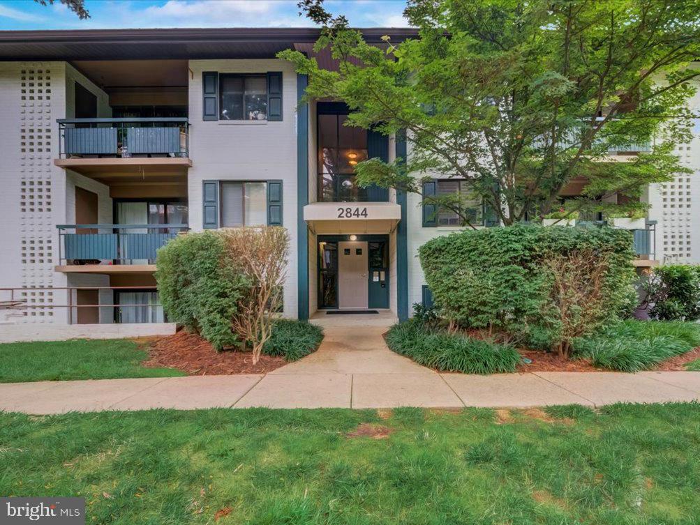 2844 Dover LANE Unit: 102