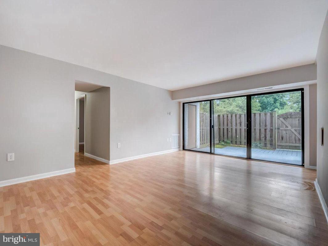 2844 Dover LANE Unit: 102