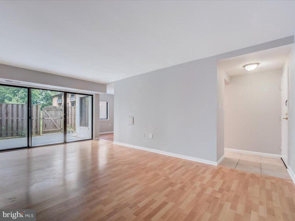 2844 Dover LANE Unit: 102