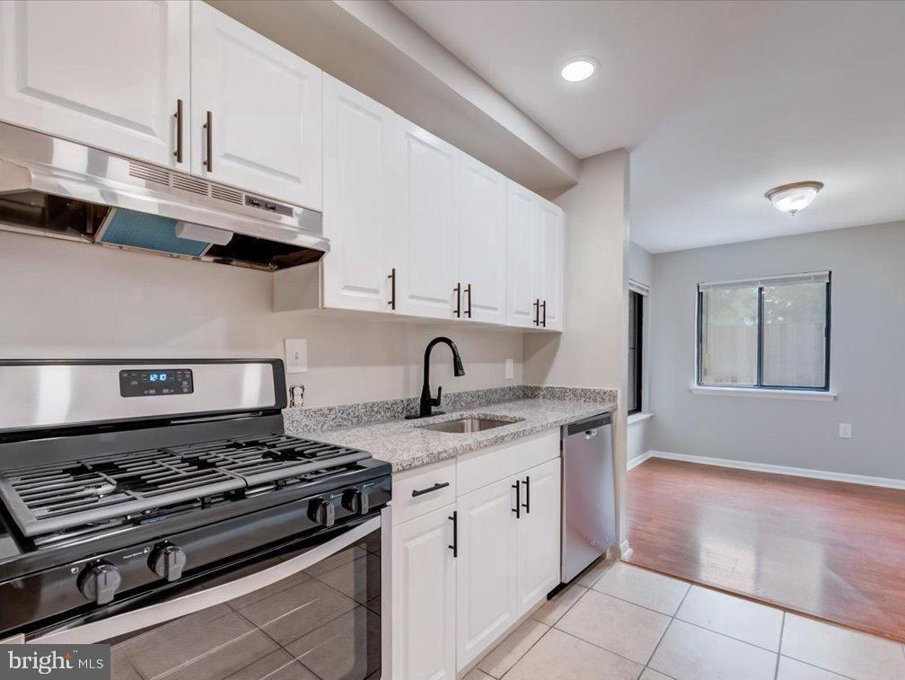 2844 Dover LANE Unit: 102
